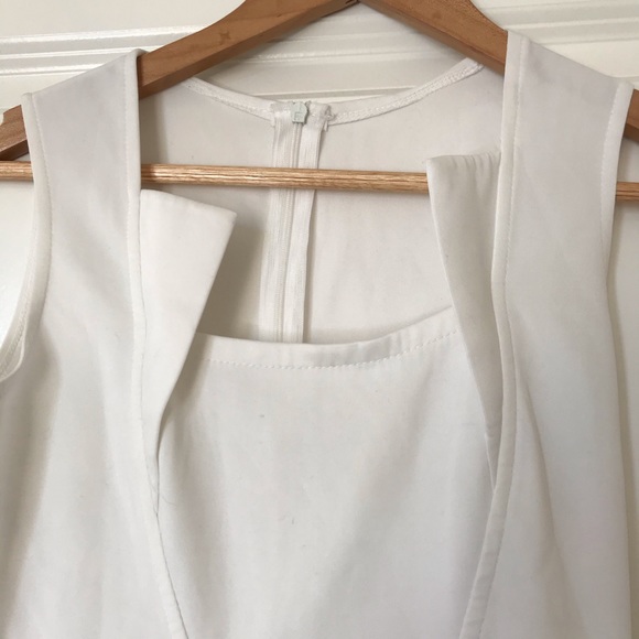 White peplum dress, form fitting - Picture 3 of 5